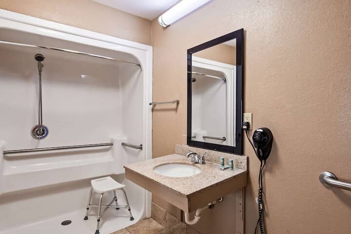 Room 18 of 21