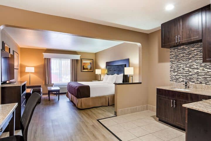 Room 13 of 21