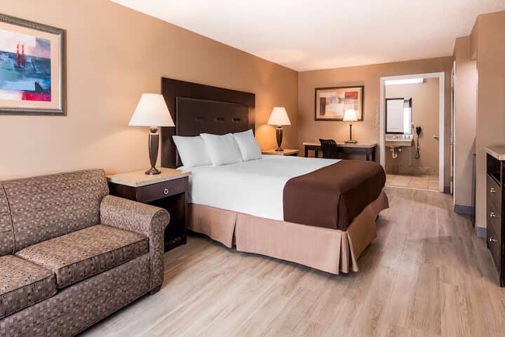 Room 4 of 21
