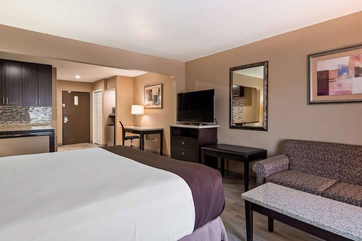 Room 15 of 21